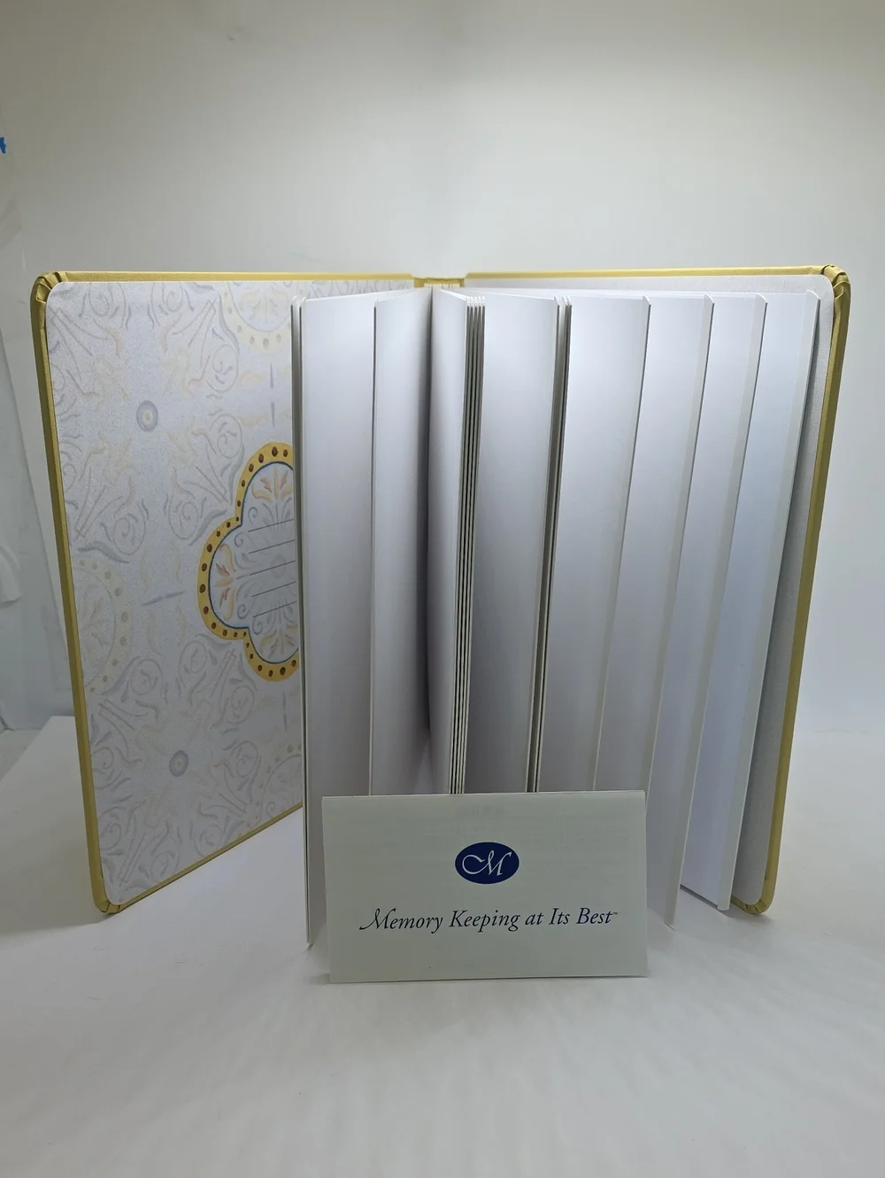NWOT Creative Memories Mustard Yellow Fabric Cover 15 Pages 12.5